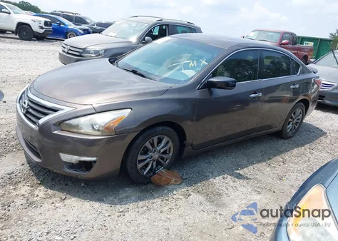 2015 Nissan Altima 2.5 S z USA, uszkodzony, nr VIN 1N4AL3AP3FN349972